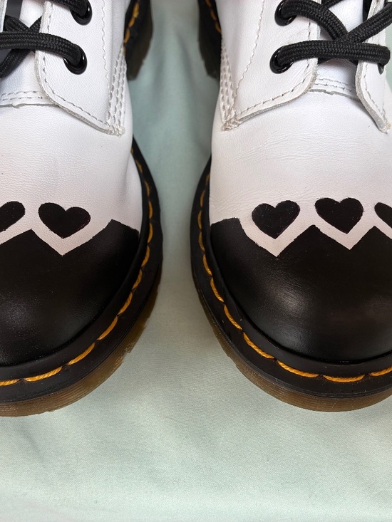Dr. Martens Shoes - 🖤 LOVE BUZZ 🖤 Rare Custom Doc Martens